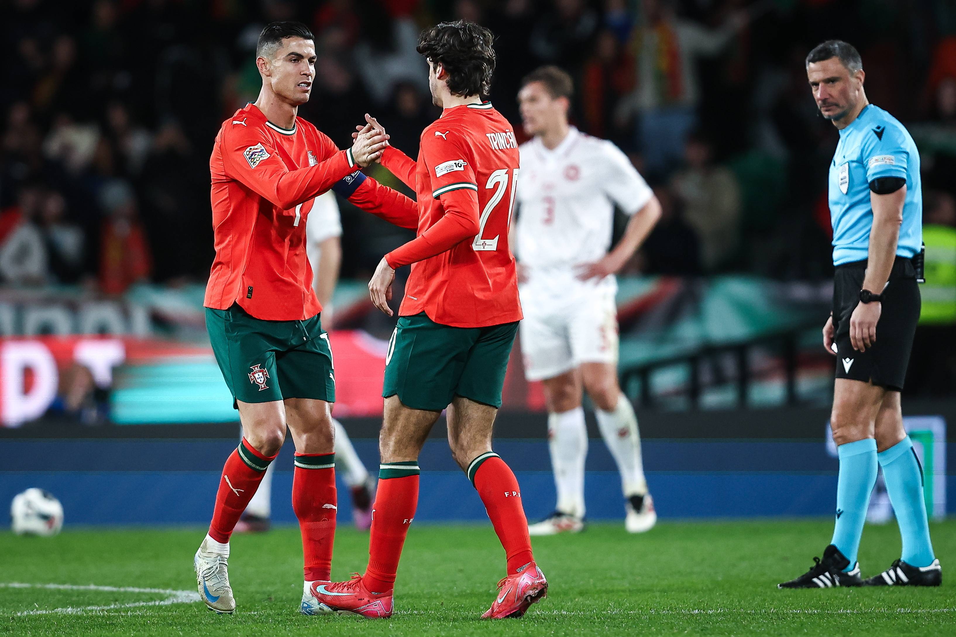 西班牙队遭逆袭，意外输球于匈牙利(西班牙队遭逆袭,意外输球于匈牙利队)